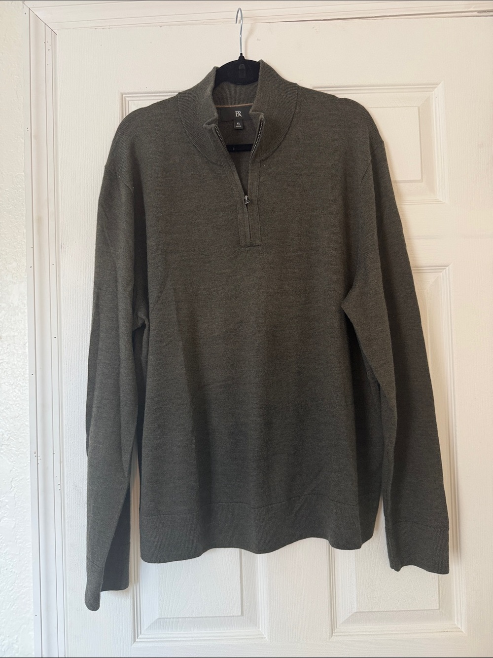 Banana Republic Men’s XL Merino Extra-Fine Wool Quarter Zip Sweater